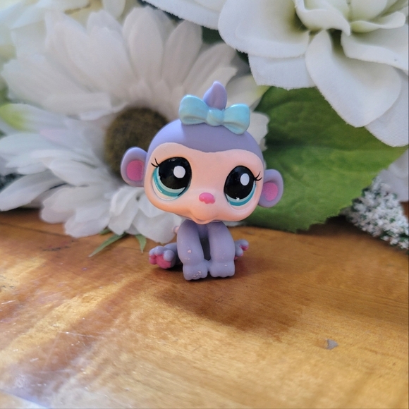 Littlest Pet Shop LPS #2277 Monkey Purple Blue Bow Eyes Baby 2006 - Picture 2 of 12